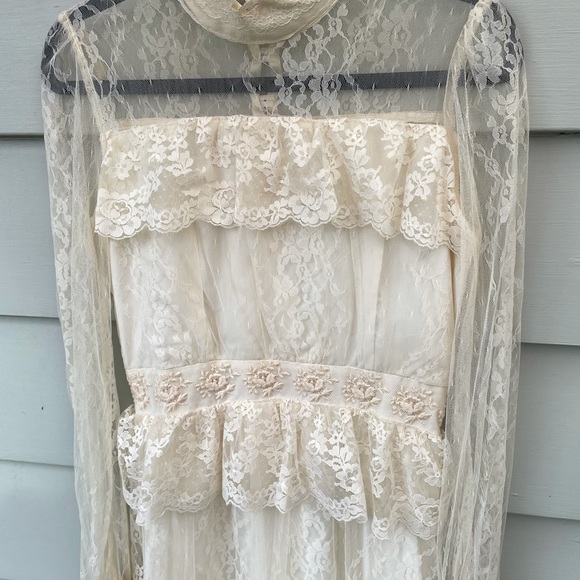 Vintage Gunne Sax Ivory Prairie Wedding Dress - Picture 4 of 14